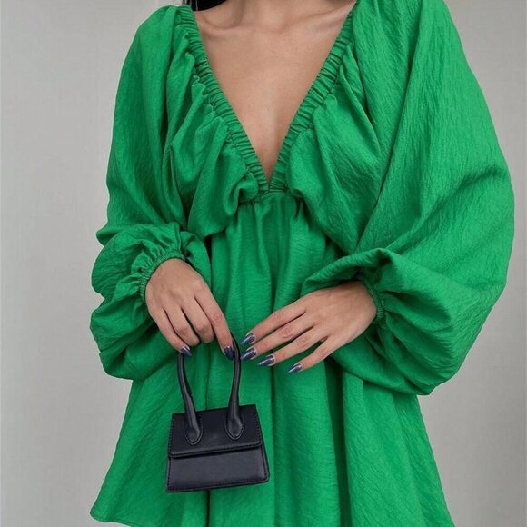 Green Sexy Women's V-Neck Solid Color Pleated Design Dress - Picture 3 of 3